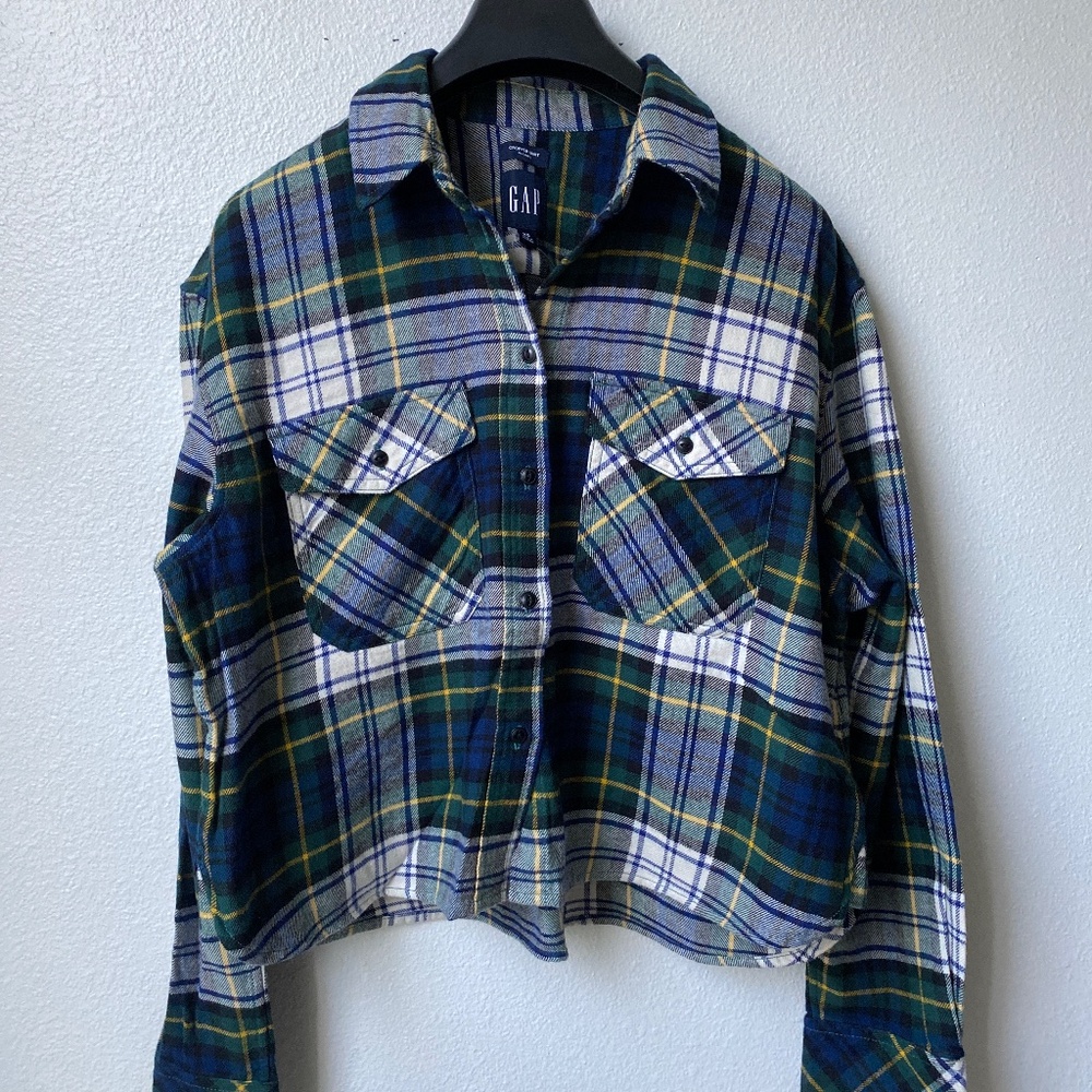 Gap crop shirt